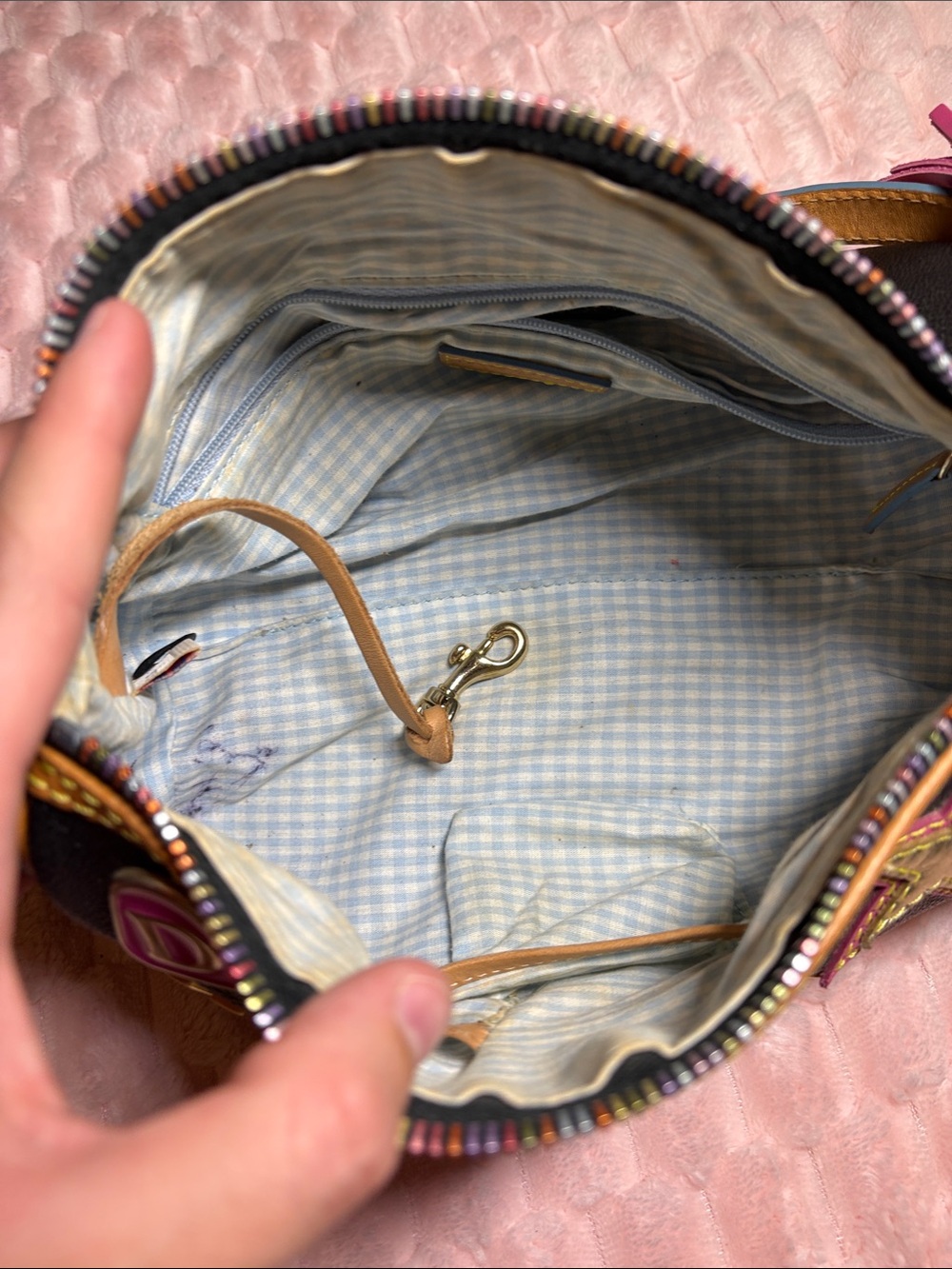 ๐ฉท Y2K/Vintage Colorful Patchwork Dooney & Bourke | Shoulder Bag ๐ - Picture 11 of 16